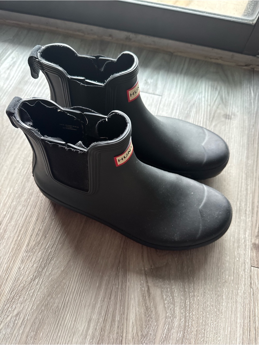 Hunter Women’s Black Chelsea Short Rain Boots